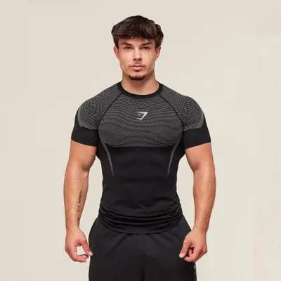 GYMSHARK new running, sports, and fitness top—casual, breathable, tight-fitting short-sleeve T-shirt for running and everyday wear—Shark design